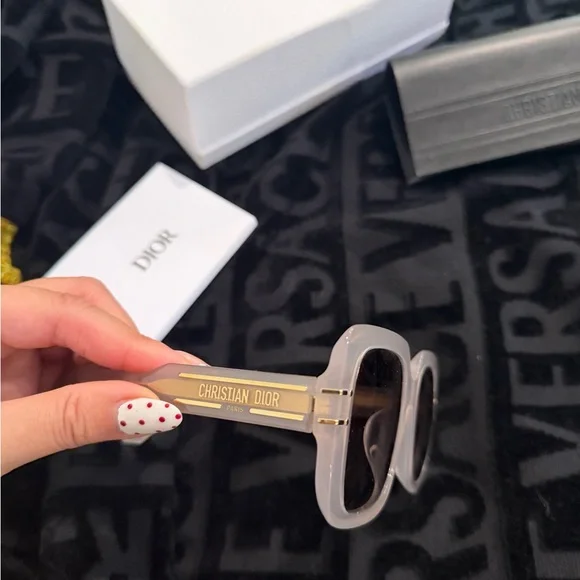 Dior Women's Sunglasses - Clear and Black - Picture 3 of 3